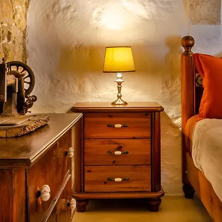Studio In A Traditional Country With Courtyard *