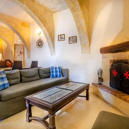 Studio In A Traditional Country With Courtyard Xewkija