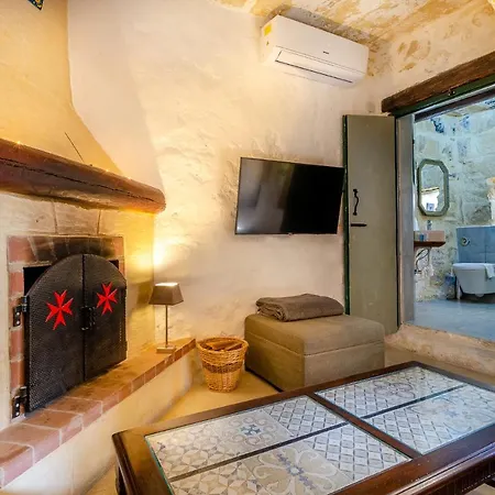 Studio In A Traditional Country With Courtyard Apartmán