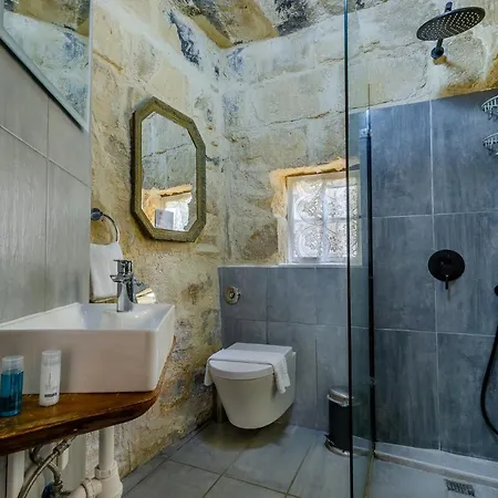 Studio In A Traditional Country With Courtyard Apartament